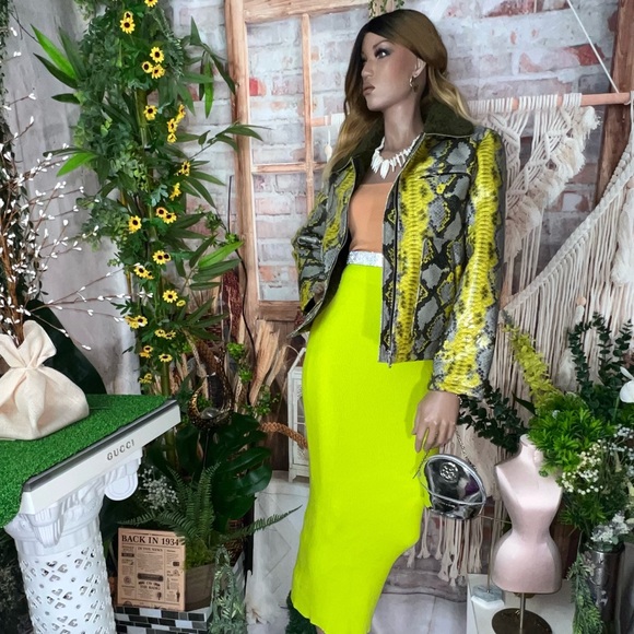 Snake Print Jacket - Picture 12 of 16